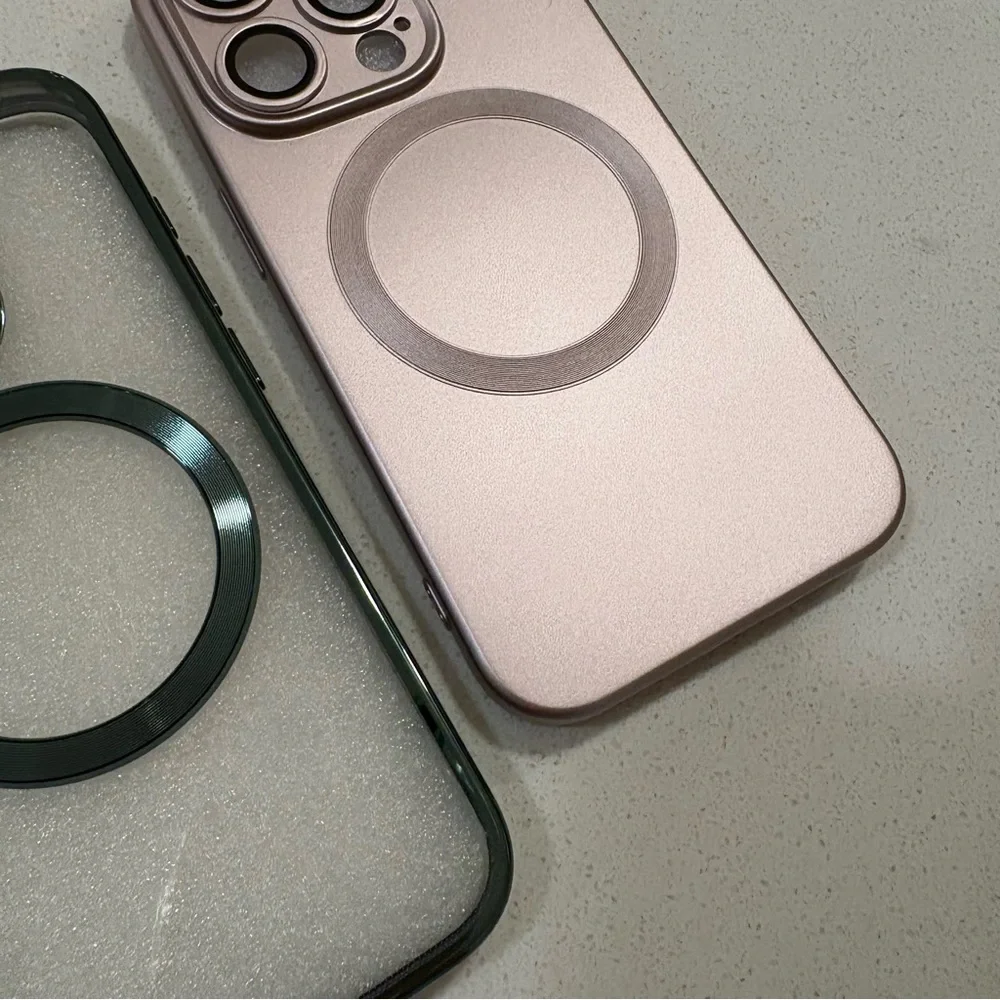 iPhone 15 Pro MagSafe Phone Case - Green and Pink